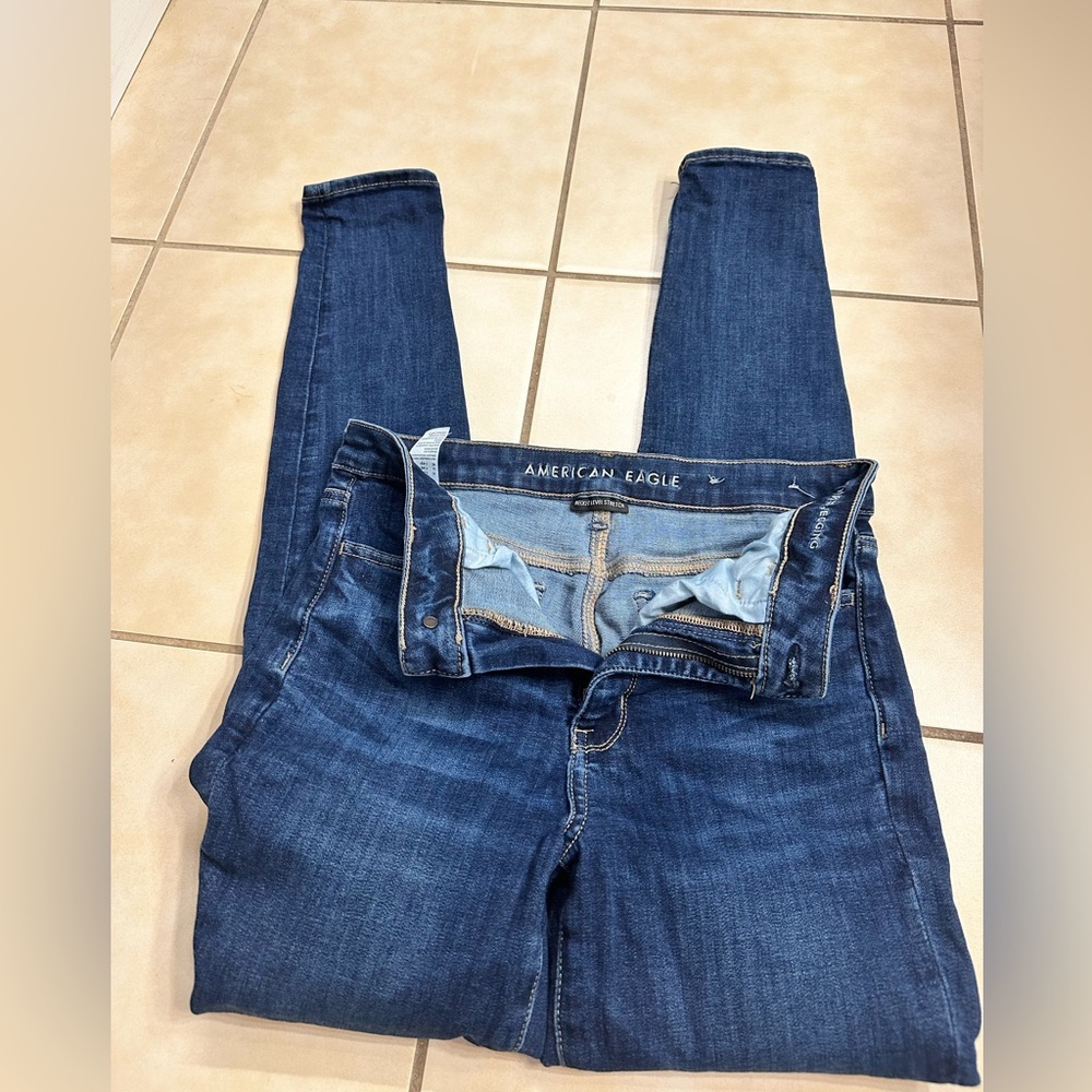 American Eagle super high rise jegging - size 6 long